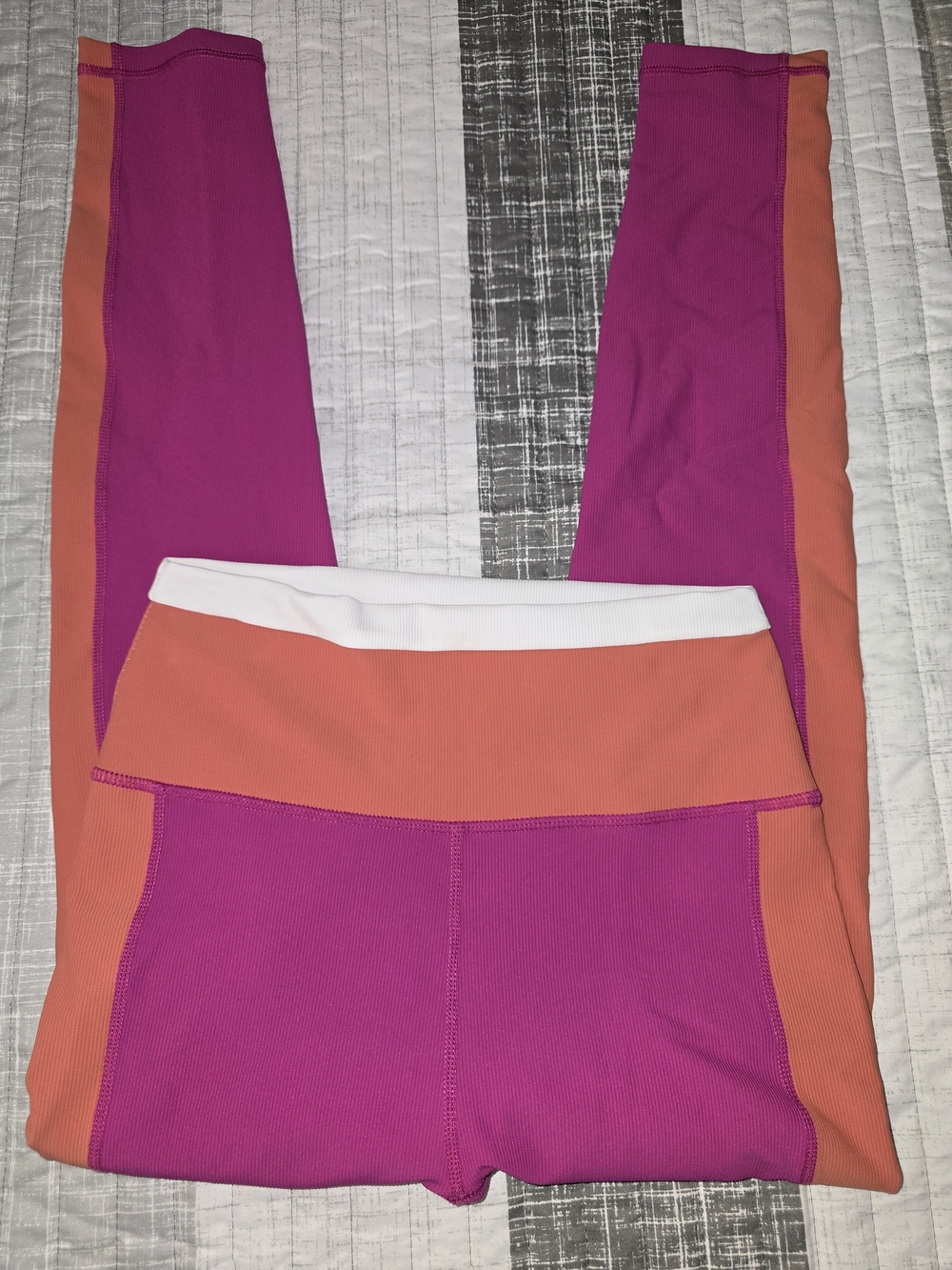 Wilo The Label Pink & Orange Colorblock Performance Leggings Small